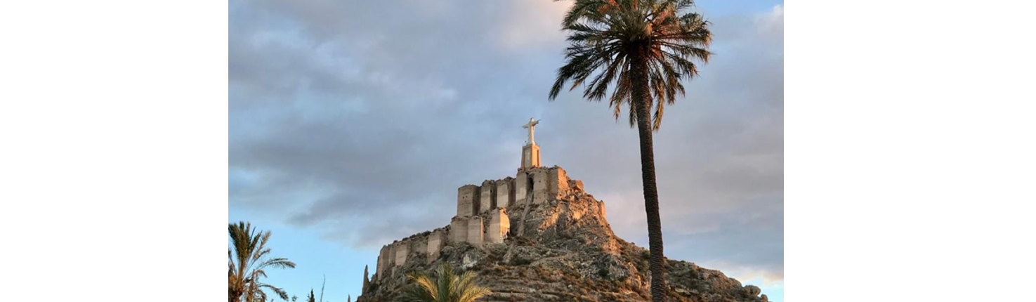 Castillo de Monteagudo sobre la huerta de Murcia